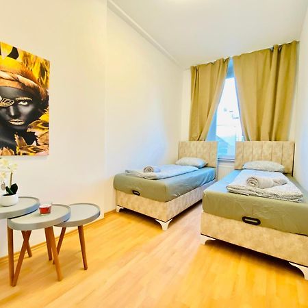 Bright 5Br Shared Apartment W Great Transport Link 维也纳 外观 照片